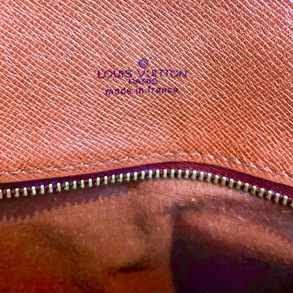 Louis Vuitton Authentic Monogram Chantilly Crossbody Bag - Picture 8 of 12